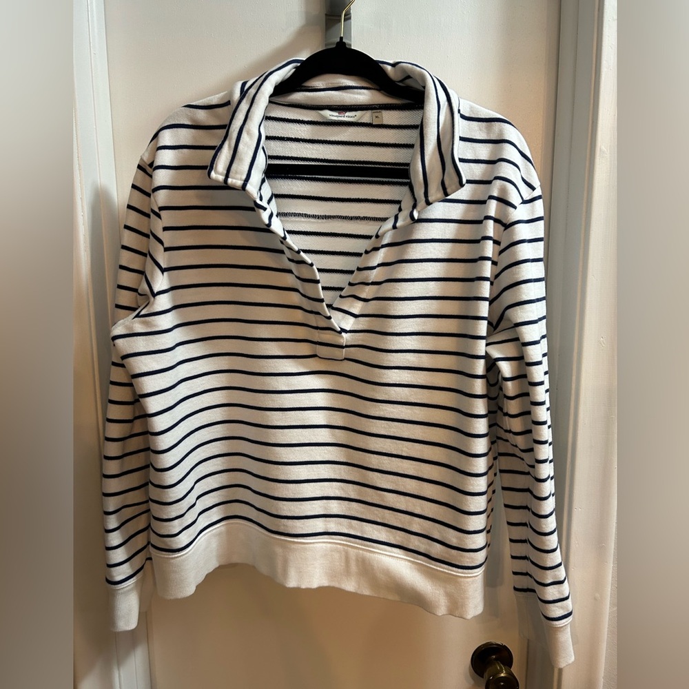 Vineyard Vines Striped Popover Sweatshirt. Blue & white stripe. Sz XL. EUC.